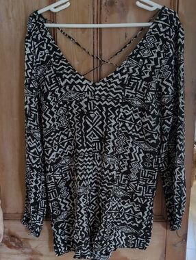Billabong Black & White V-Neck Long Sleeve Romper Shorts with Crisscross Back